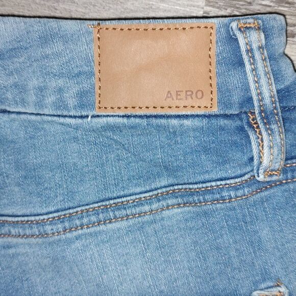 Aeropostale Super High Rise Curvy Midi Distressed Jean shorts Sz 8 - Picture 5 of 7